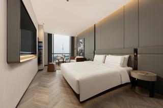 Atour S Hotel Wuhan Panoramic river views from Zhongshan Avenue Jianghan Road Pedestrian Street - 9