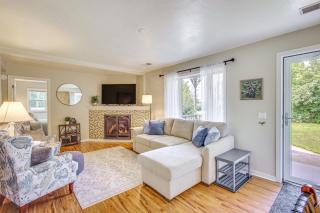 Updated Home Minutes to Downtown and Beach! - 5