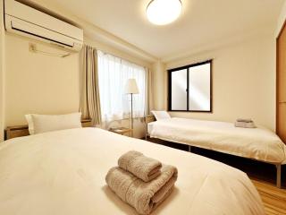 OMOYI-HOUSE Spacious 4BR Sleeps 8 in Shinjuku-Yoyogi Private 4 Floors with Big Balcony Near Gyoen Takashimaya Isetan - 4