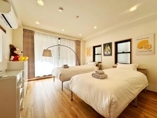 OMOYI-HOUSE Spacious 4BR Sleeps 8 in Shinjuku-Yoyogi Private 4 Floors with Big Balcony Near Gyoen Takashimaya Isetan - 6