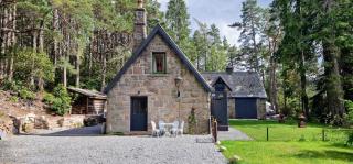 Cambus o May Hotel Cottages - 'Traditional, Rustic, Cosy' - 3