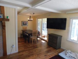 "The Beach House” On Lake Amnicon. Pet Friendly! - 4