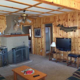 “The Cottage “On Lake Amnicon. Pet Friendly! - 9