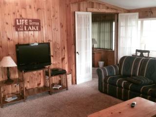 “The Cottage “On Lake Amnicon. Pet Friendly! - 8
