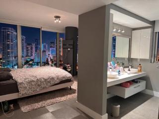 Skyline View Loft with Panoramic City Views - 5