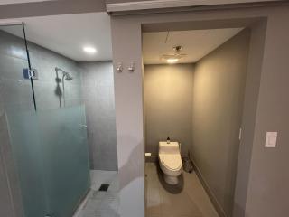 Skyline View Loft with Panoramic City Views - 3
