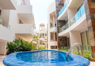 Exceptional Location Near Beach, Pool-View Balcony - 6