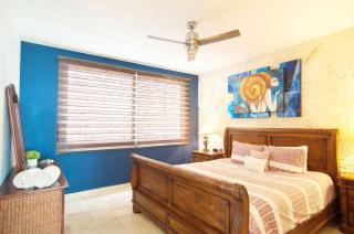 Exceptional Location Near Beach, Pool-View Balcony - 4