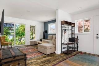 Beachview Retreat 2 Homes • Sleeps 14 • Pets ok! - 2