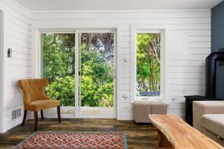 Beachview Retreat 2 Homes • Sleeps 14 • Pets ok! - 1