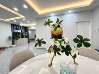 9000sf area Family Gathering House in Tebrau - 2