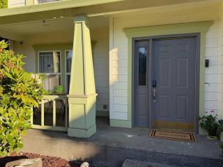 Puyallup Getaway 4BR, Games & Parking for 10 Cars - 7