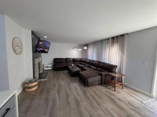 Puyallup Getaway 4BR, Games & Parking for 10 Cars - 5