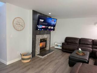 Puyallup Getaway 4BR, Games & Parking for 10 Cars - 3