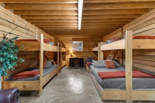 Spacious Cabin l Sleeps 10 l Brimstone Access l Hot Tubs - 2