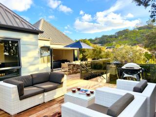 Onetangi Beach Pavilion -100 metres to Onetangi Beach! - Be My Guest Waiheke - 6
