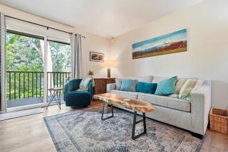 Cozy Condo by Downtown - 8