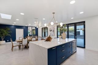 Designer Luxury Home wPool Hot Tub Foothills - 5