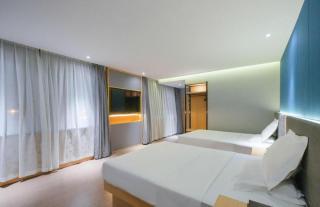 Green Tree Inn Urumqi San'gong Metro Station Exit - 6