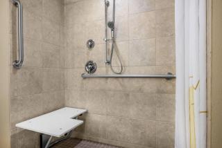 Hawthorn Suites by Wyndham Bridgeport - 4