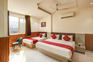 Hotel Sai Deluxe - 7