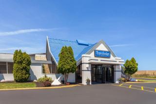 Travelodge by Wyndham Milwaukee - 9
