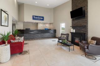 Travelodge by Wyndham Valleyview AB - 8