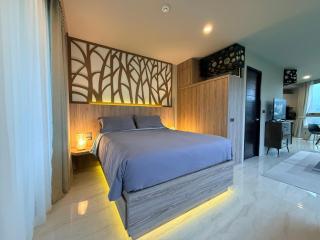 Kamala Sea & Mountain View Suite 1BR with Balcony - 1