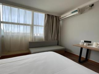 GreenTree Inn Shanghai Hongqiao Hub Convention Center Jinghua Road Shell Hotel - 5