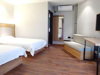 GreenTree Inn Shanghai Hongqiao Hub Convention Center Jinghua Road Shell Hotel - 3