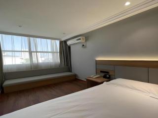 GreenTree Inn Shanghai Hongqiao Hub Convention Center Jinghua Road Shell Hotel - 1