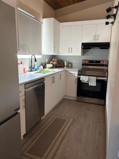 Lovely 2 bdrm Semi-detached - 9