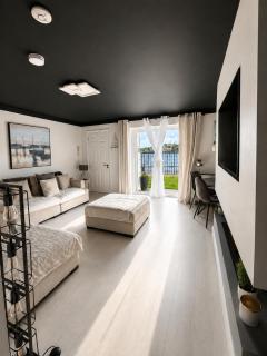 SeaView Apartment Suite - 9