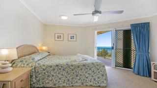 Pacific Waves Apartments - 4