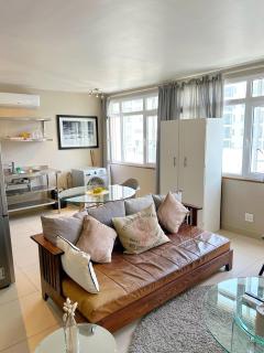 Charming Oasis in Town - 9