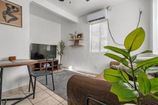 Casita on Jacinto Centrally Located - 0