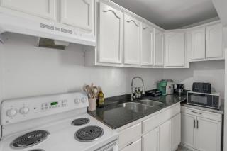 Casita on Jacinto Centrally Located - 4