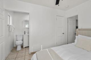 Casita on Jacinto Centrally Located - 1
