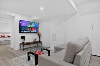 Luxury 2BR Basement near Wonderland Vaughan, Wi-Fi - 8