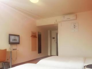 7 Days Inn Chengdu Huayang Metro Station Binfen Plaza - 7