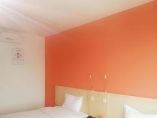 7 Days Inn Chengdu Huayang Metro Station Binfen Plaza - 5