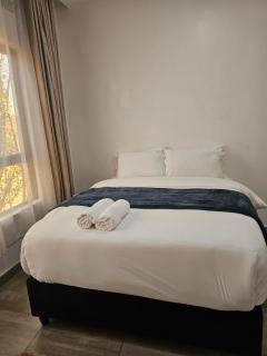 Luxe Apartments - 8