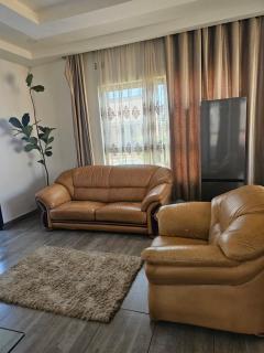 Luxe Apartments - 6
