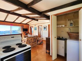 Classic Kiwi Oceanview Bach - 6
