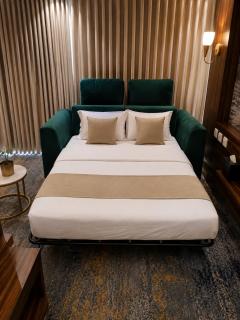 IQ Hotel alhamra فندق اي كيو الحمراء - 7