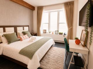 Apartment hotel in heart of downtown with street parking - 6