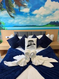 Bellevue Manor Pool Beach Wedding Retreat Sleeps 24 plus - 5