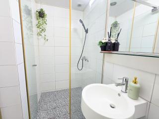 Maison De Fleur Cozy Staycation - 4