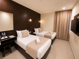 Cathay Hotel - 1
