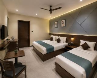 Hotel S-mart In Delhi Airport & Free Airport Pickup And Drop - 1